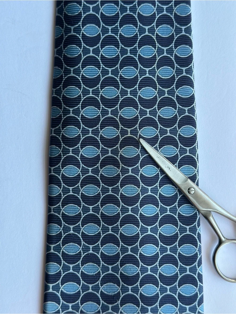 Gucci Mens Silk Tie Blue Geometric Circle Pattern Made In Italy Authentic